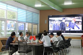 帶鋸條“龍頭”企業(yè)泰嘉股份、山東大學(xué)機(jī)械學(xué)院研發(fā)團(tuán)隊(duì)和金鋒鋸業(yè)共襄鋸床新品研討會(huì)